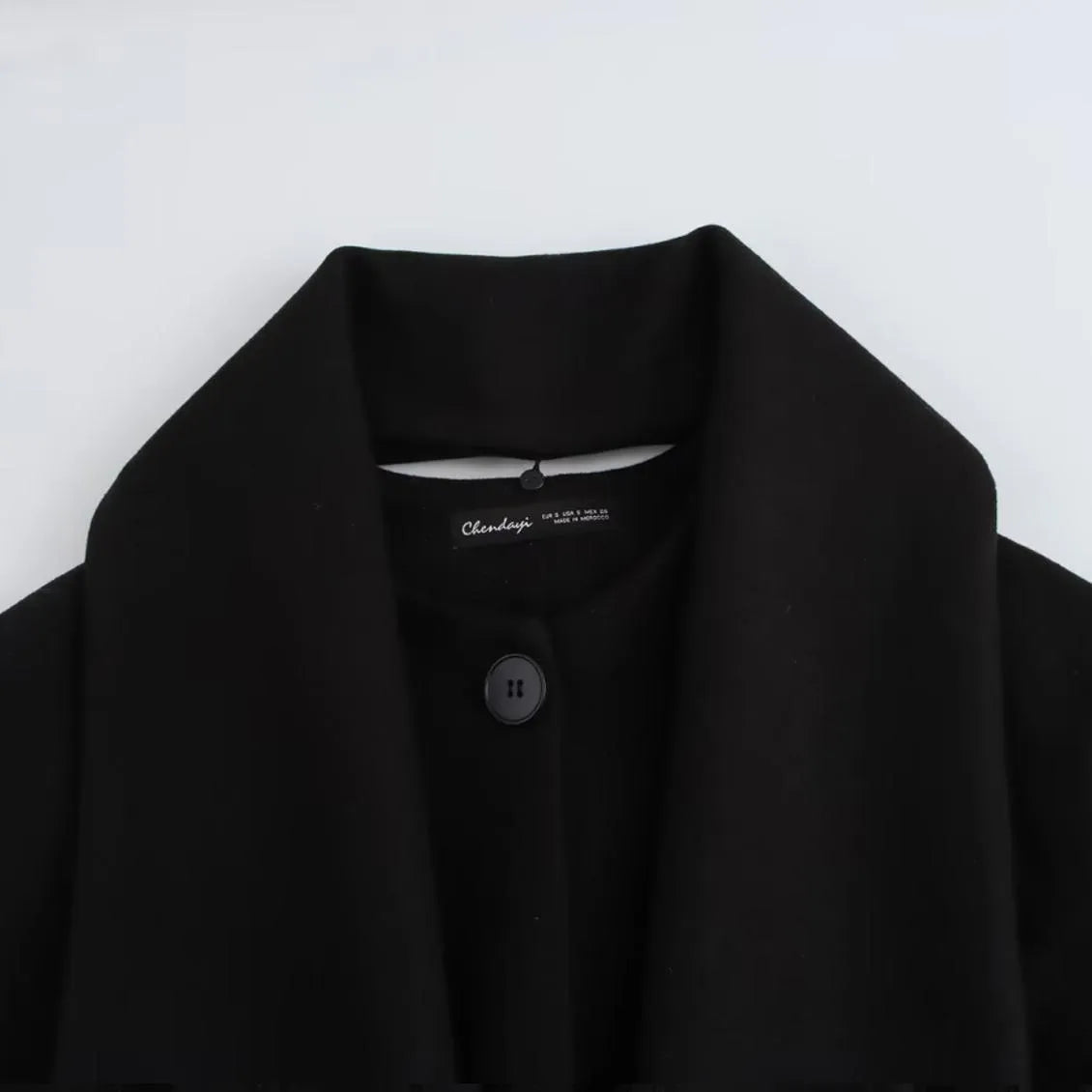 Women's lengthened polyester coat with artificial fur collar in street fashion style