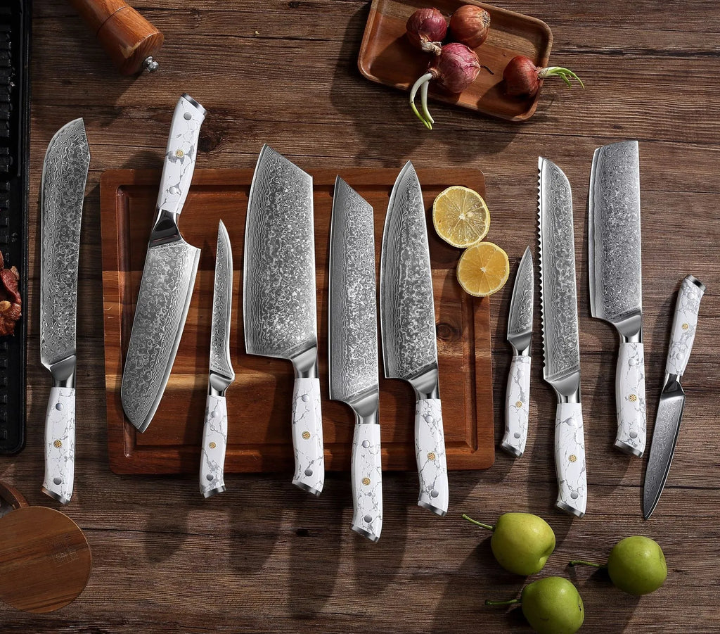 Damascus pattern VG10 steel chef's knife with 21cm blade and 11cm handle, total length 32cm