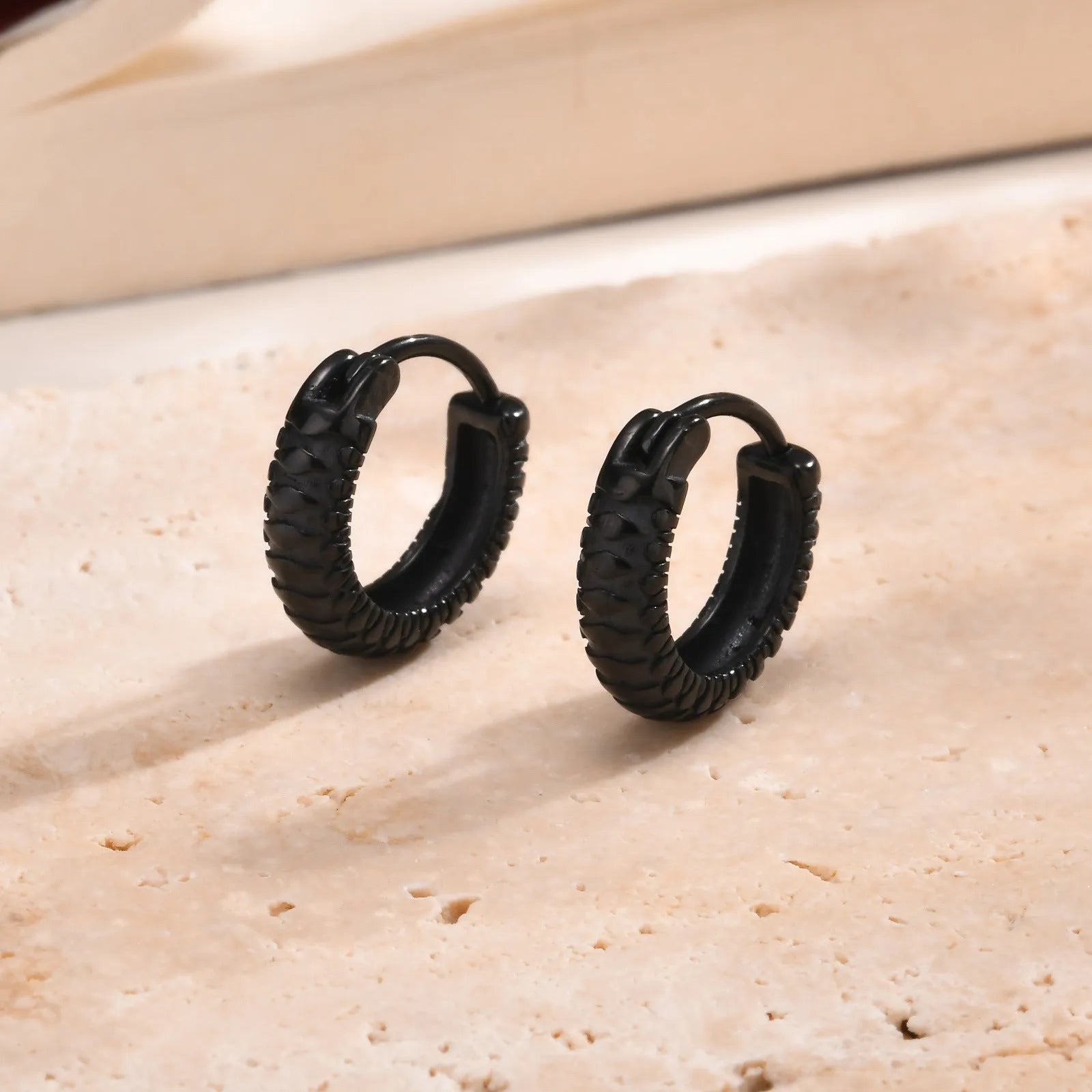 Stainless steel snake pattern hip hop ear rings in black and gold colour options