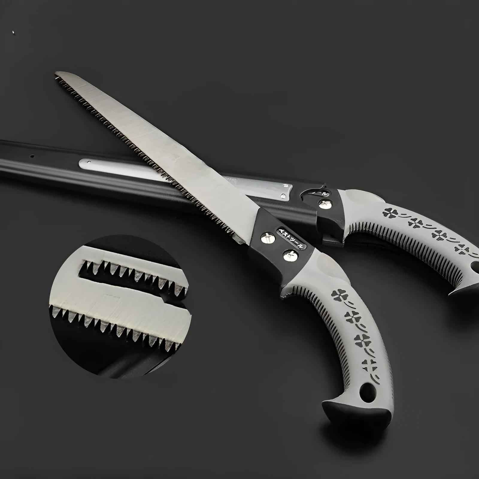 Japanese-style two-tone waist saw with 460mm length and 1.2mm thick blade for tree cutting and woodworking