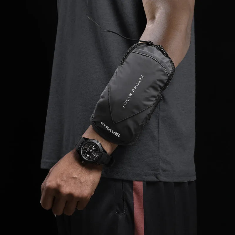 Reflective running arm bag with 7 inch capacity for outdoor sports