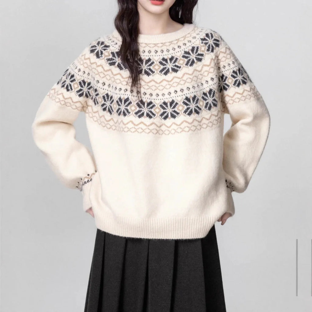 Women's milky white vintage fair isle pullover sweater with geometric pattern and crew neck