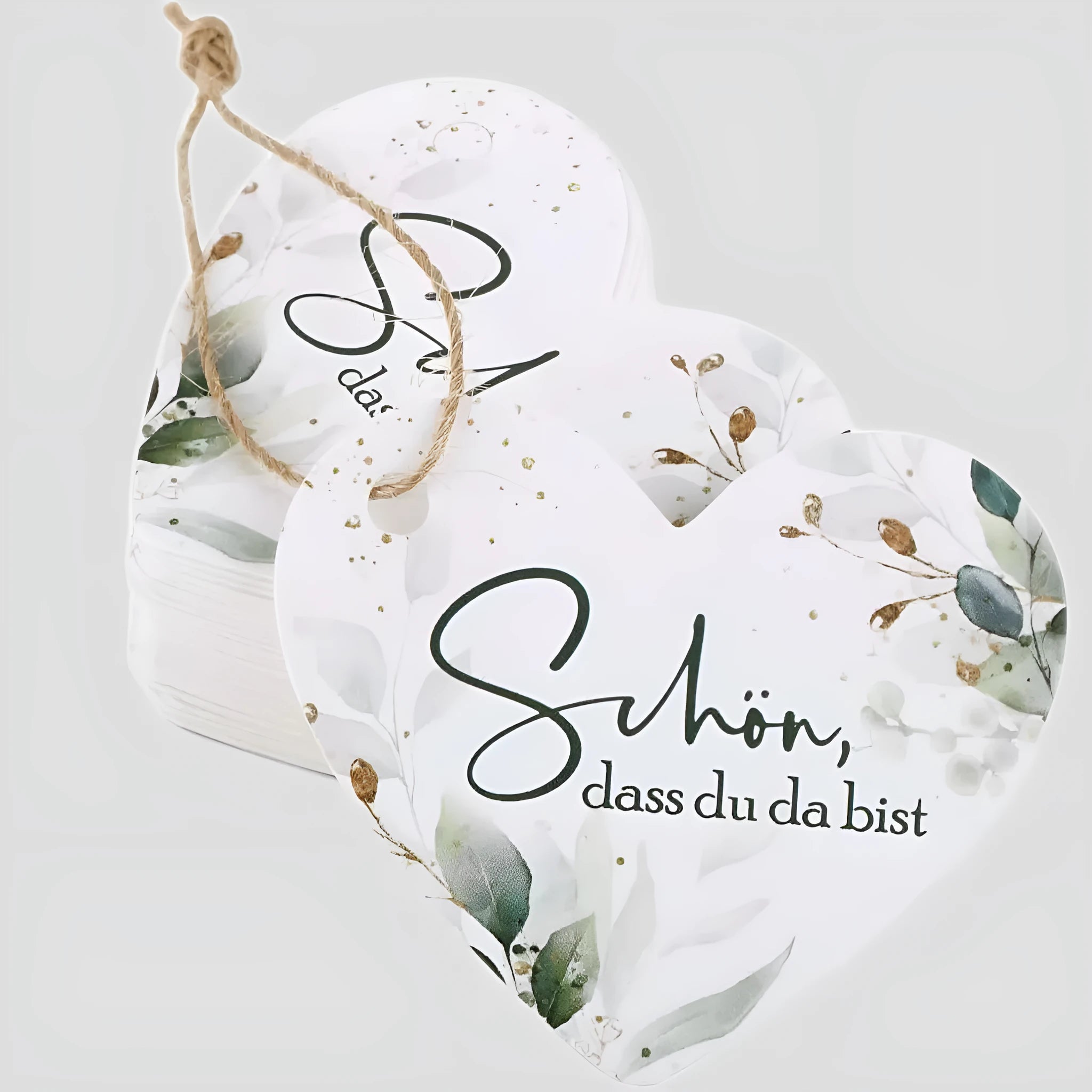 50 flower heart-shaped paper gift tags in two colour styles with decorative floral design