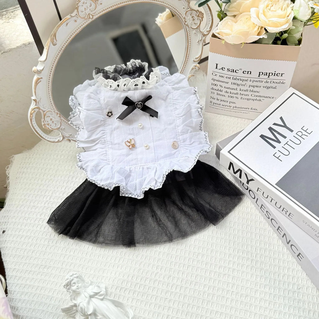 White polyester waltz gauze skirt dog clothing shown on a model, with size chart for XS to XL.