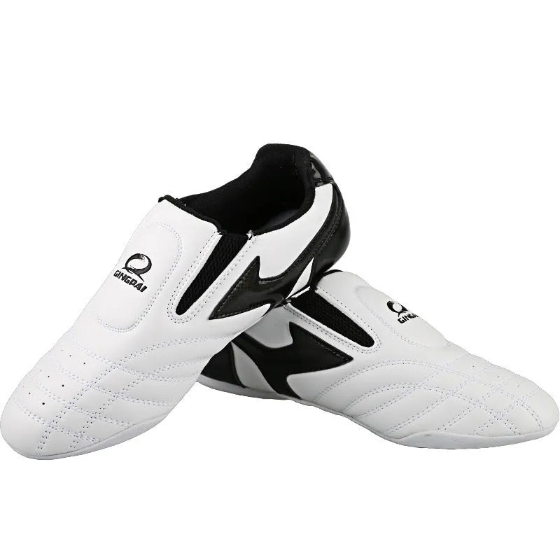 Black and white children's martial arts shoes for Sanda, boxing and Taekwondo training