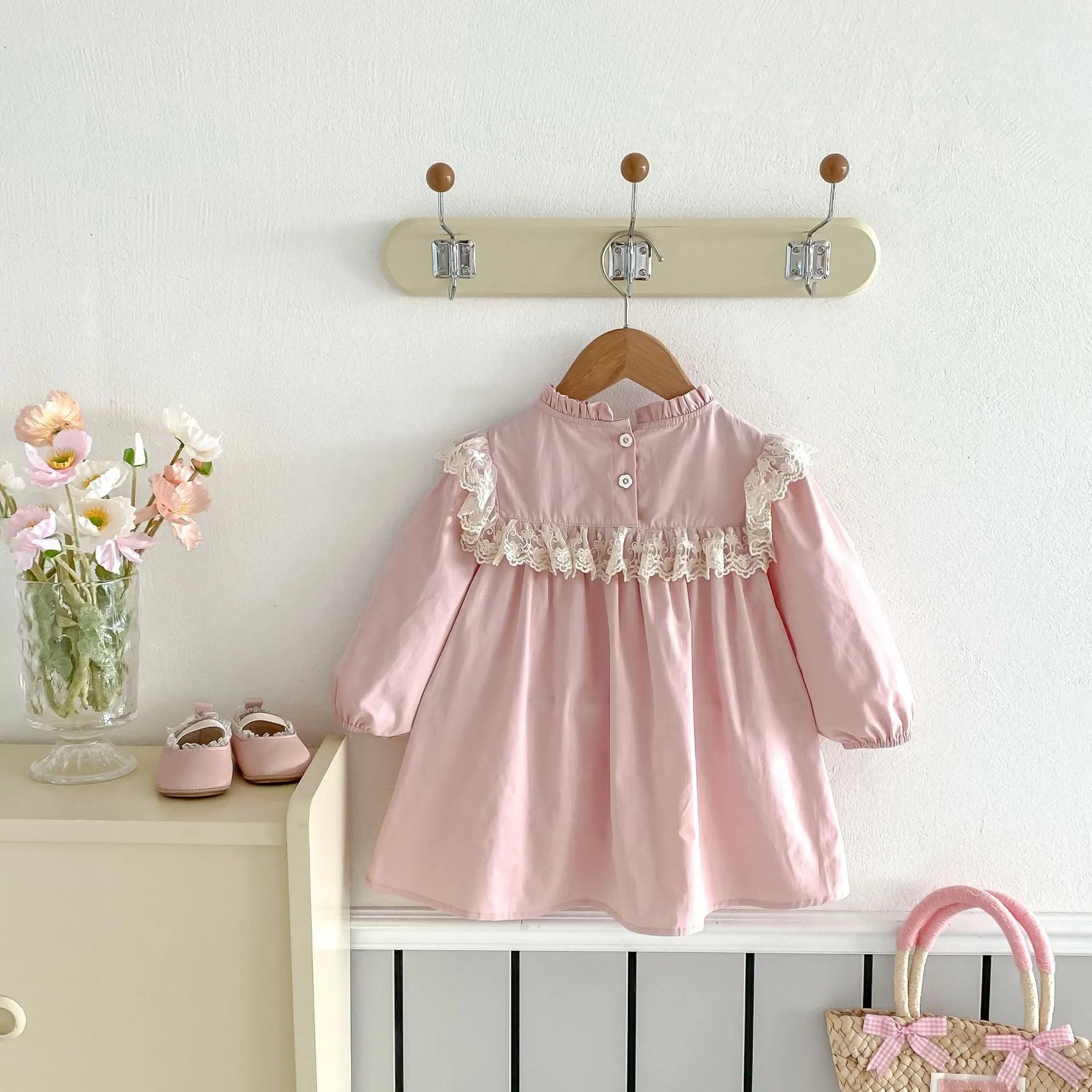 Pure cotton girls' dress in pink with lace stand collar and flower embroidery, long sleeves, princess style