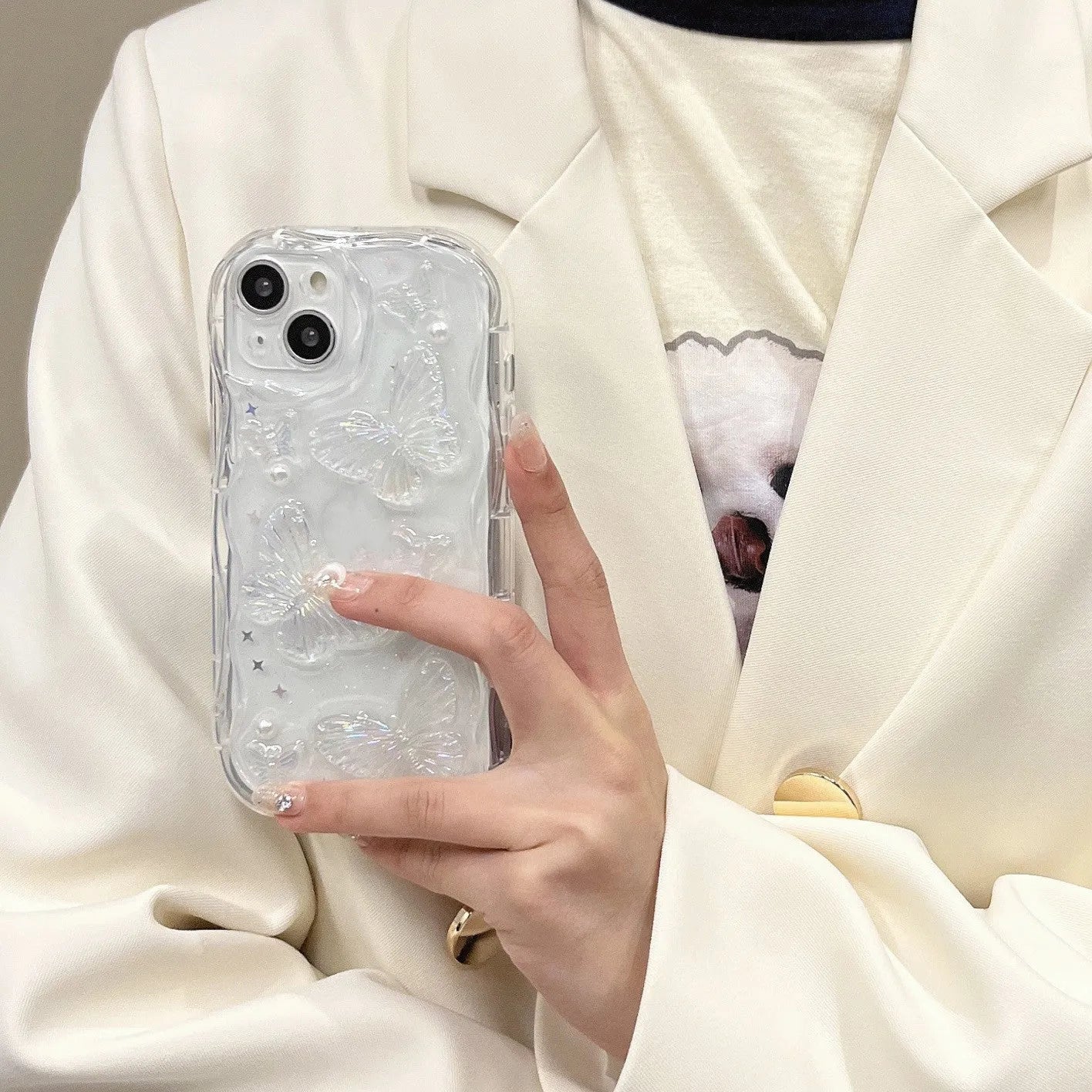 Three-dimensional butterfly phone case in transparent silicone with raised epoxy decoration for iPhone