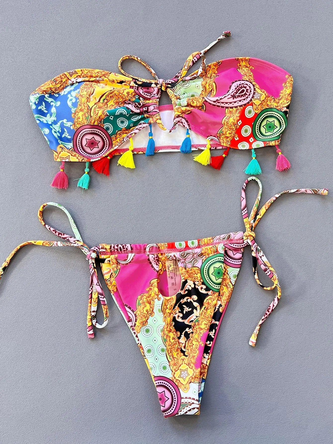 Women's printing tube top and briefs bikini set for swimming.
