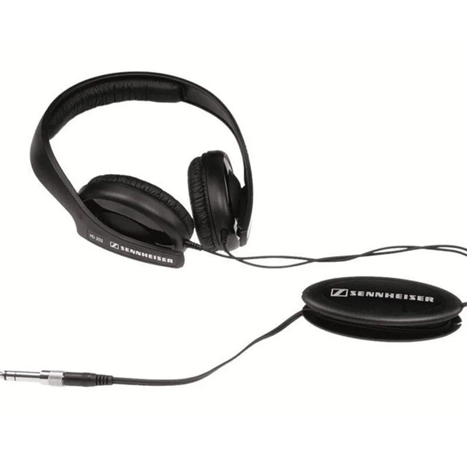 Black head-mounted stereo headphones with 40mm speakers, 3.5mm plug, and built-in microphone