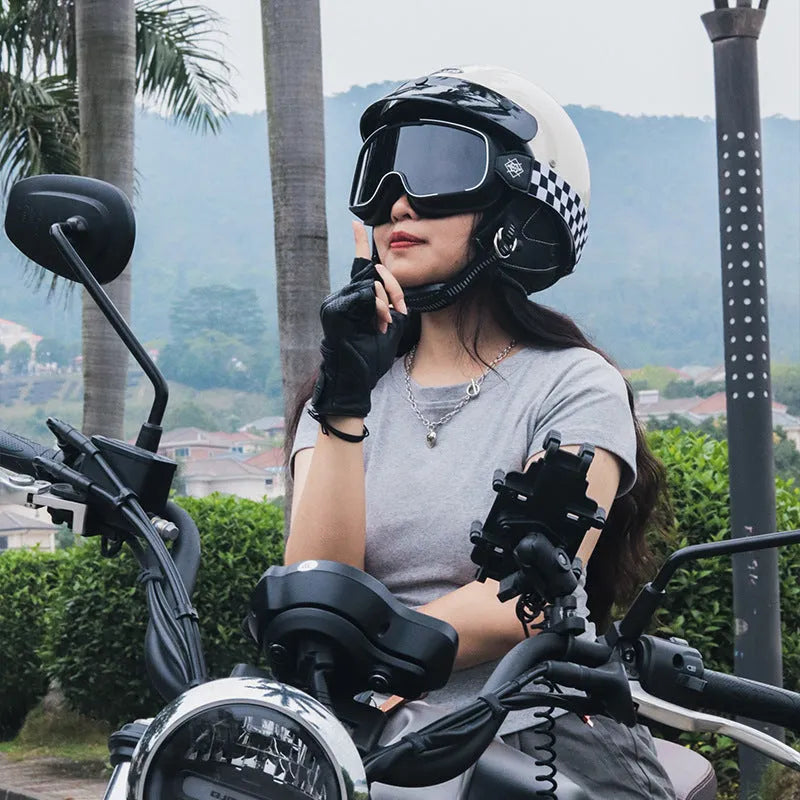 Retro motorcycle helmet in ABS thermoplastic with multiple colour options
