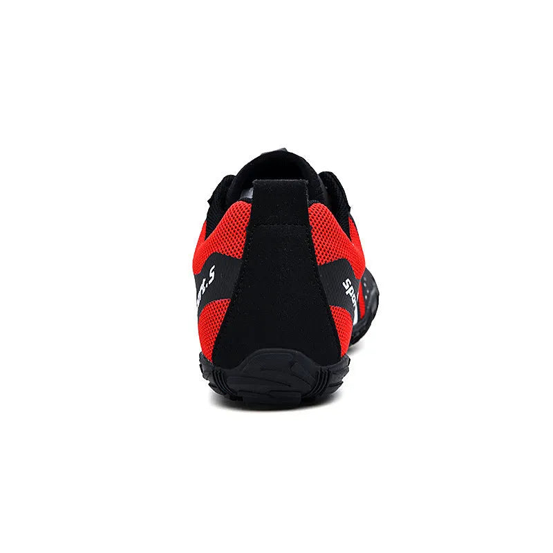 Men's quick-drying outdoor wading shoes in black with mesh upper and rubber sole.