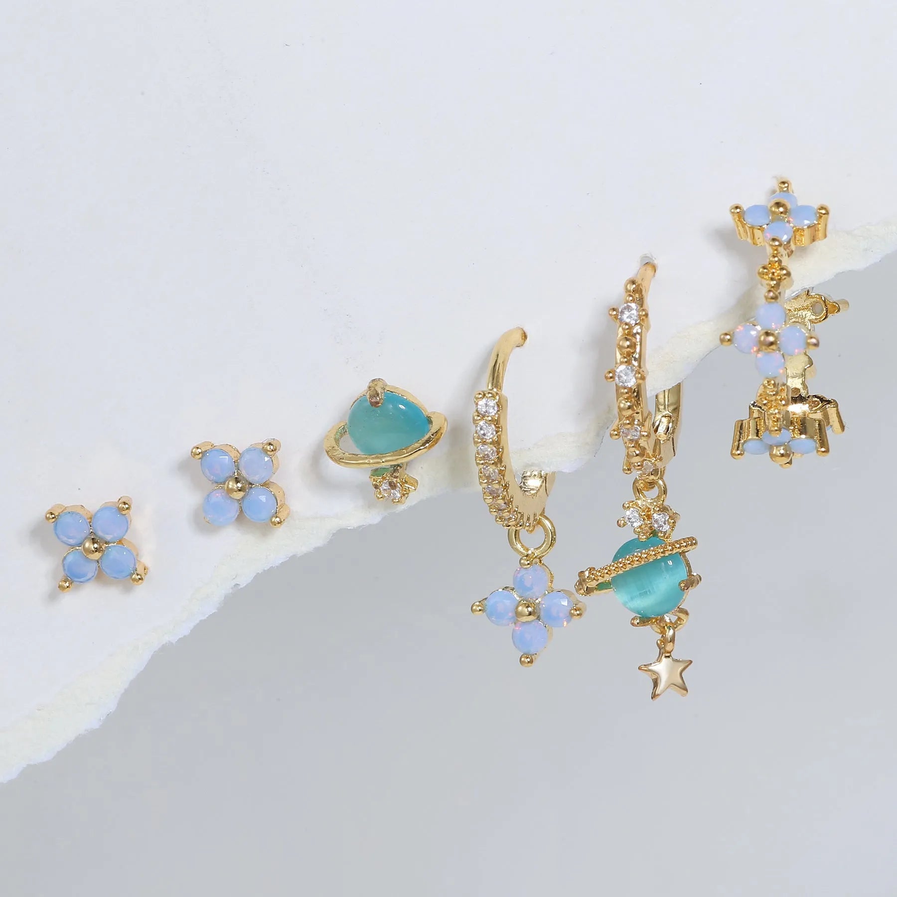 Flower-shaped zircon mosaic ear studs in Japanese Korean style with gold or silver finish