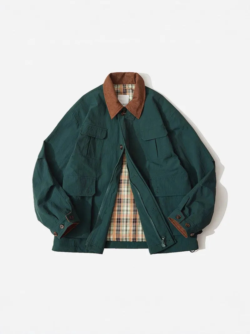 Men's and women's solid colour casual jacket with side seam pockets in green or apricot.