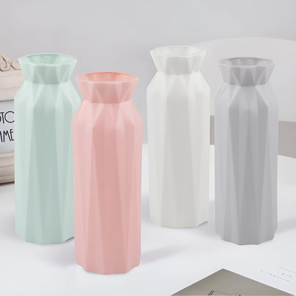 Drop-resistant melamine vase in green, grey, pink, or white with a 7.2 cm base.