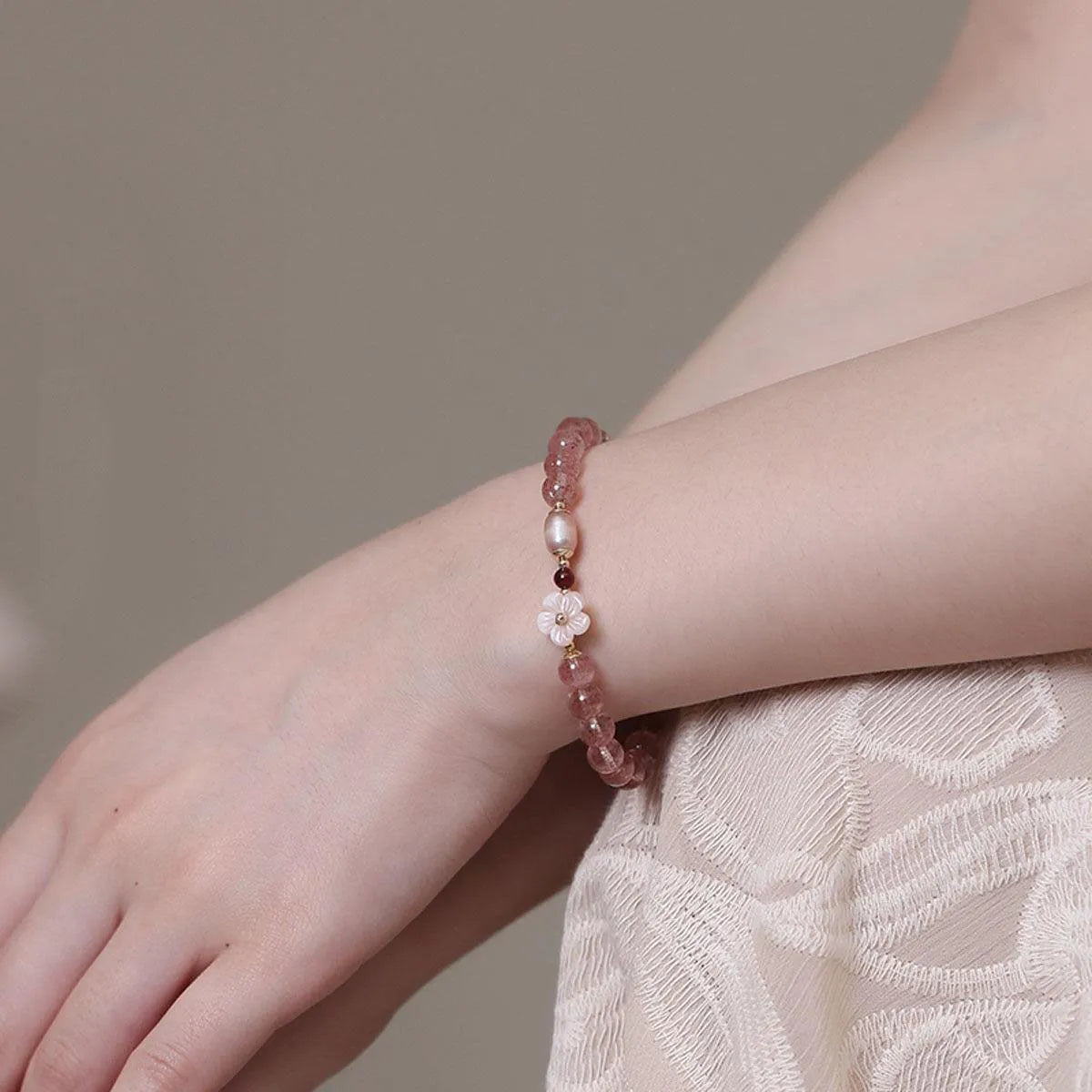 Strawberry quartz peach blossom crystal bracelet with floral design for women