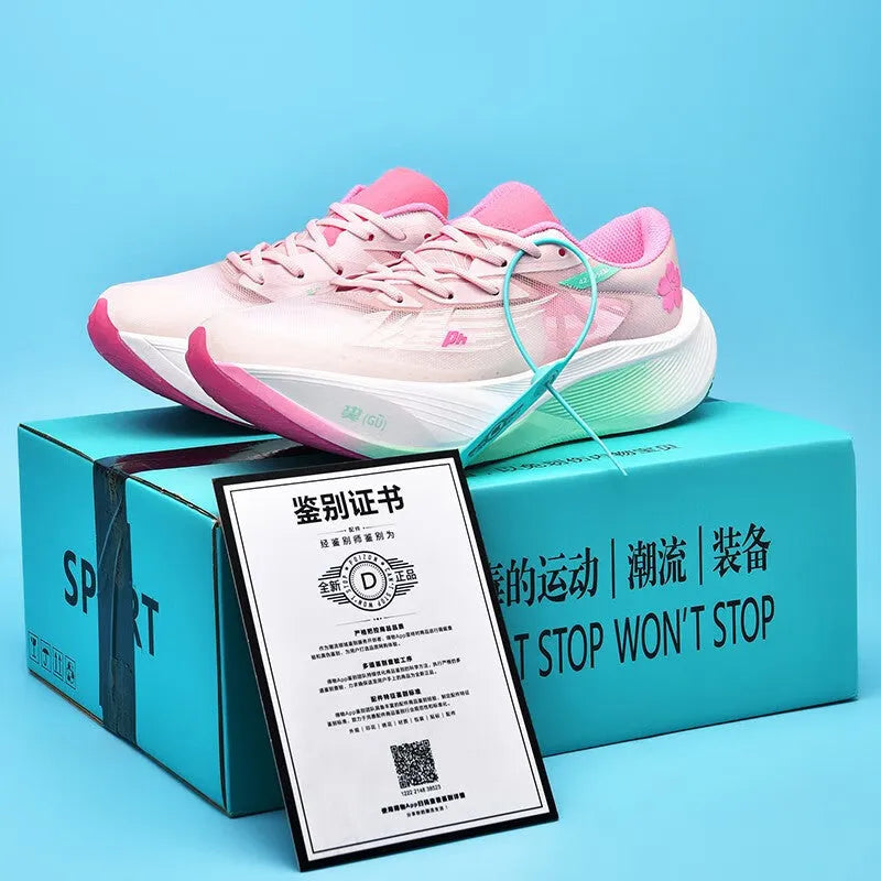 Low-top casual running sneakers with carbon plate, shown in multiple colours including Glacier, with natural rubber sole and lace-up front.