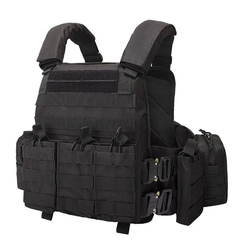 Men's camouflage tactical vest in polyester fabric with free size fitting for outdoor training