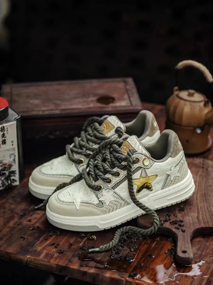 Cowhide leather unisex platform running shoes with round toe and lace-up front