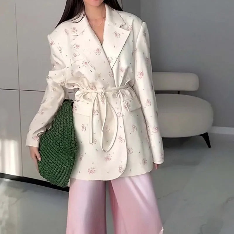 Collar lace-up waist-tight suit jacket in a choice of colours on a model.
