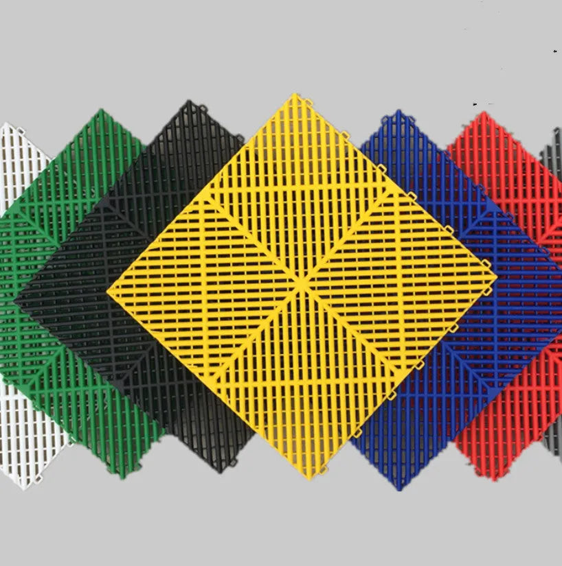 Reinforced plastic mosaic grille tile in black, 400mm x 400mm, for car wash floor