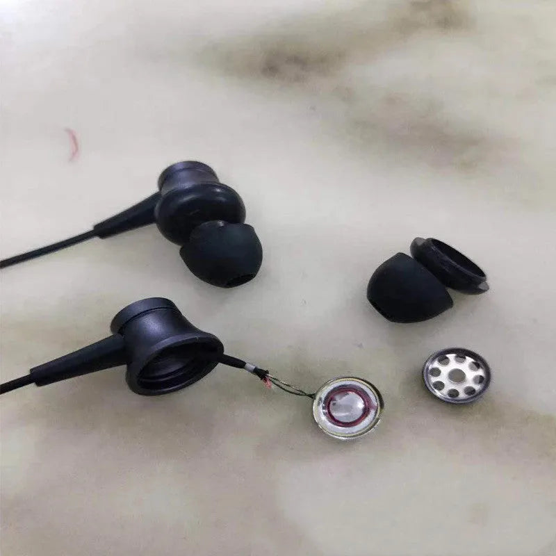 Piston wired in-ear headphones with 3.5mm connector in black, blue and red colour options