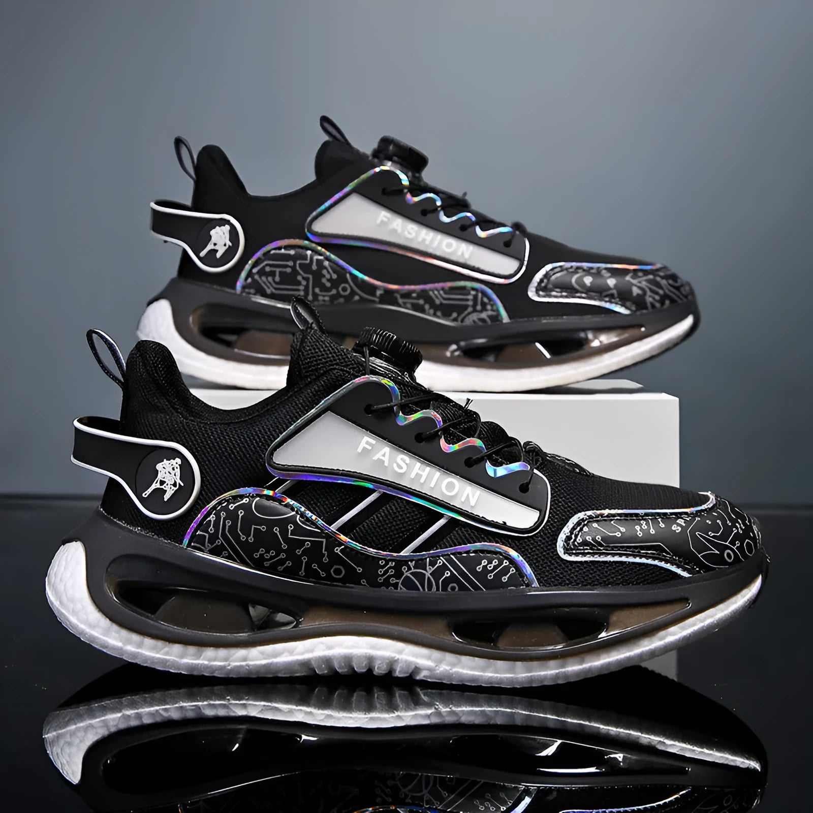 Men's low top mesh sports shoes in black with popcorn TPU sole for jogging and running