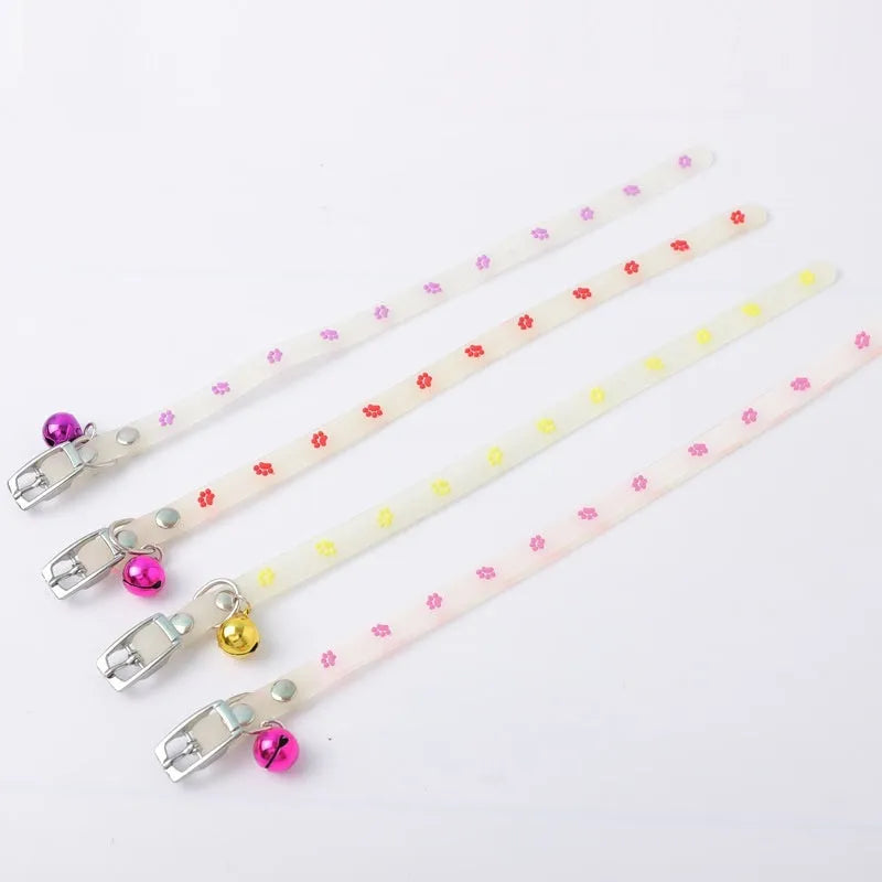 Adjustable luminous cat collar with silicone chain and metal bell in nighttime visibility design
