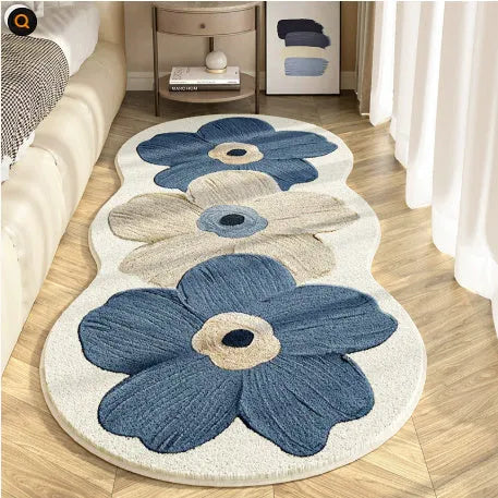 Flower shaped cashmere bedside blanket with cartoon alien design in polyester fibre