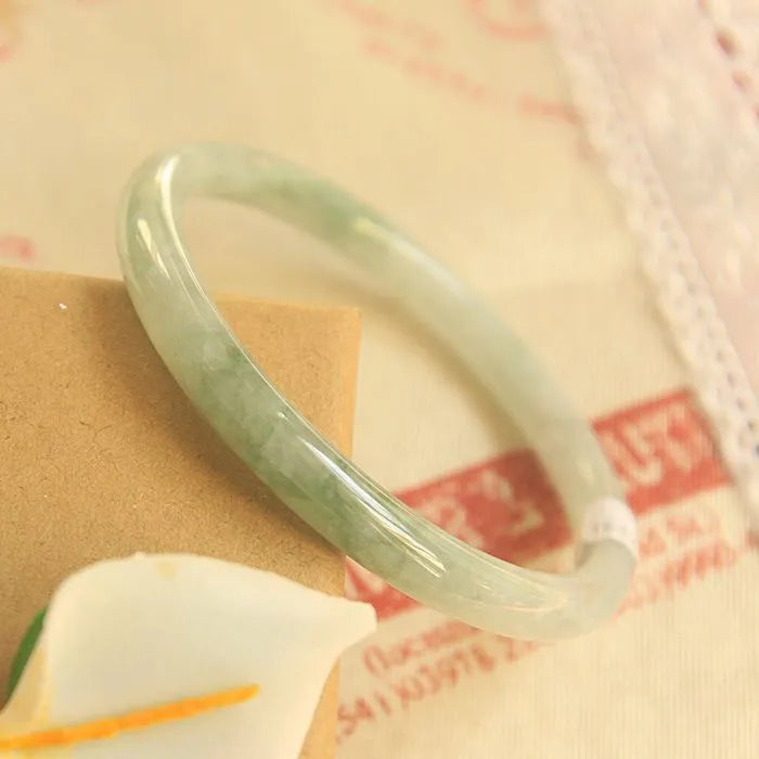 Green geometric Chinese style jade waxy student bracelet with manual craft and 10mm thickness