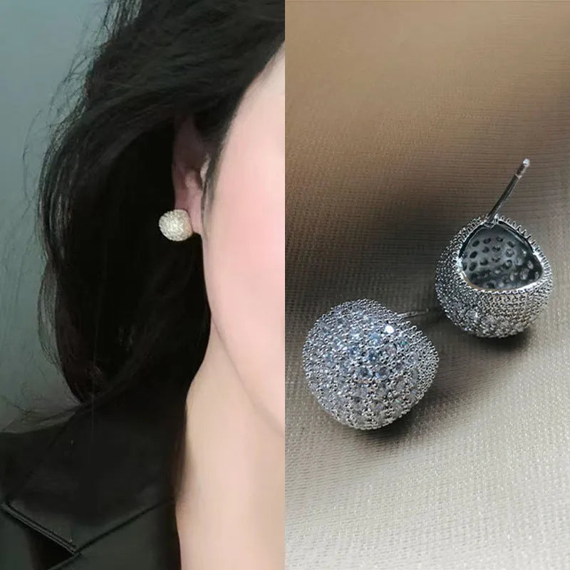 Geometric drop-shaped full diamond little golden beans ear clip earrings in gold and white colours
