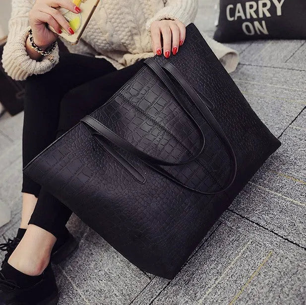 Simple black or grey fashion shoulder bag for women, spring summer 2021 collection