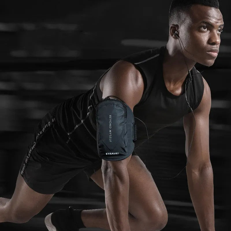 Reflective running arm bag with 7 inch capacity for outdoor sports