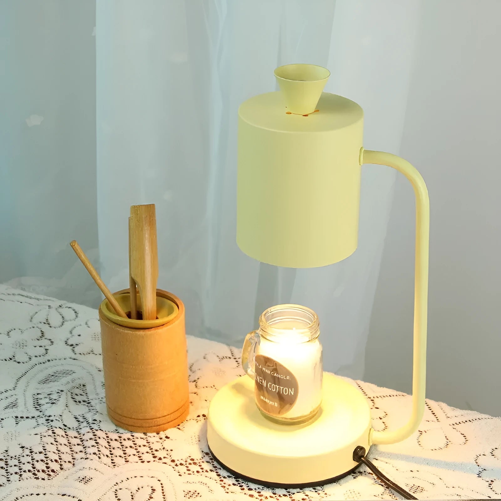 White and yellow European style aromatherapy melting wax lamp with dimmer switch