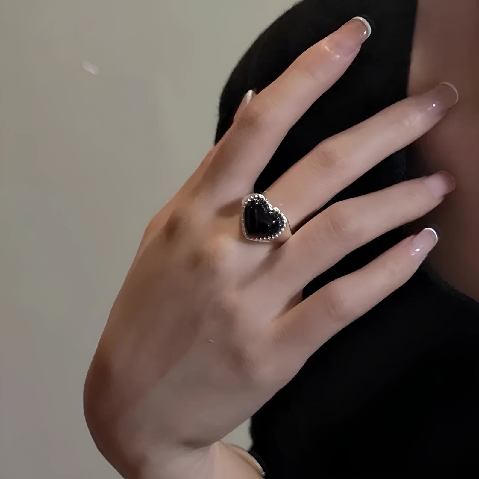 S925 sterling silver adjustable heart agate ring with black stone and open mouth design