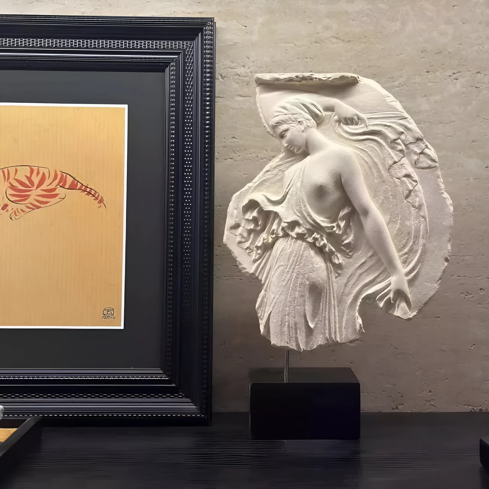 Wine goddess ornament in synthetic resin measuring 21cm × 7cm × 35cm