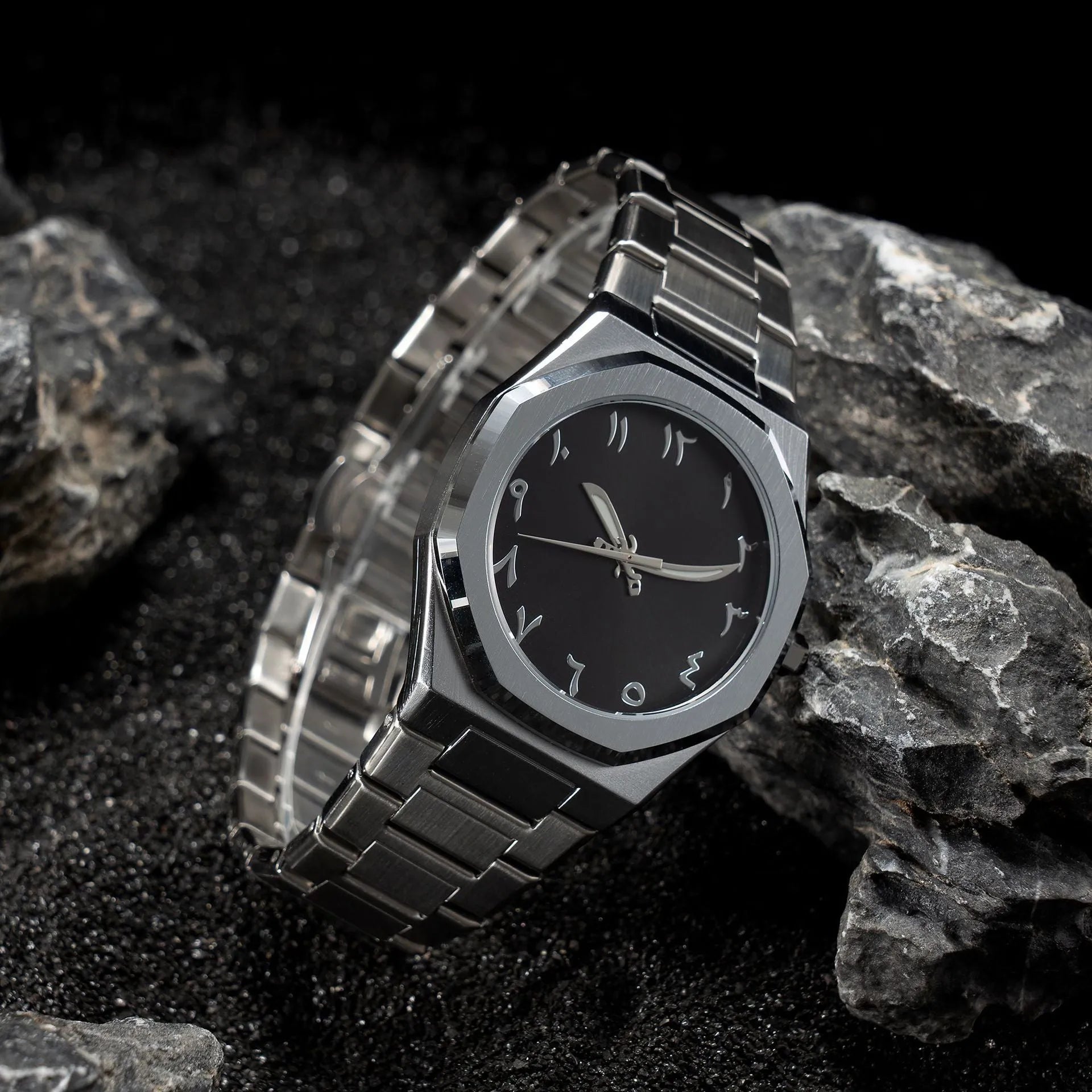 Men's business casual quartz watch with stainless steel strap showing black dial and 10mm thickness.