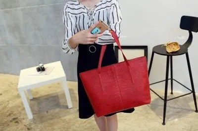 Simple black or grey fashion shoulder bag for women, spring summer 2021 collection