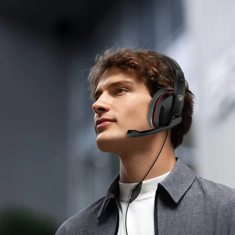 Black wired gaming headset for PC with 6.3mm plug and 40mm drivers