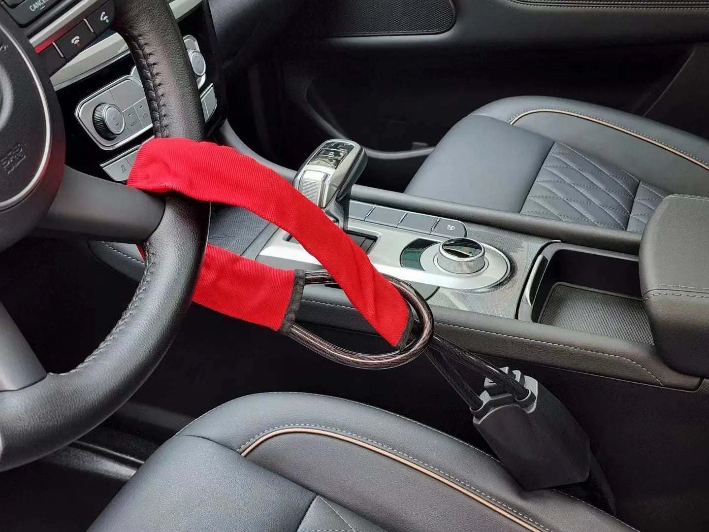 Car steering wheel anti-theft lock with copper core for General Motors vehicles in red colour