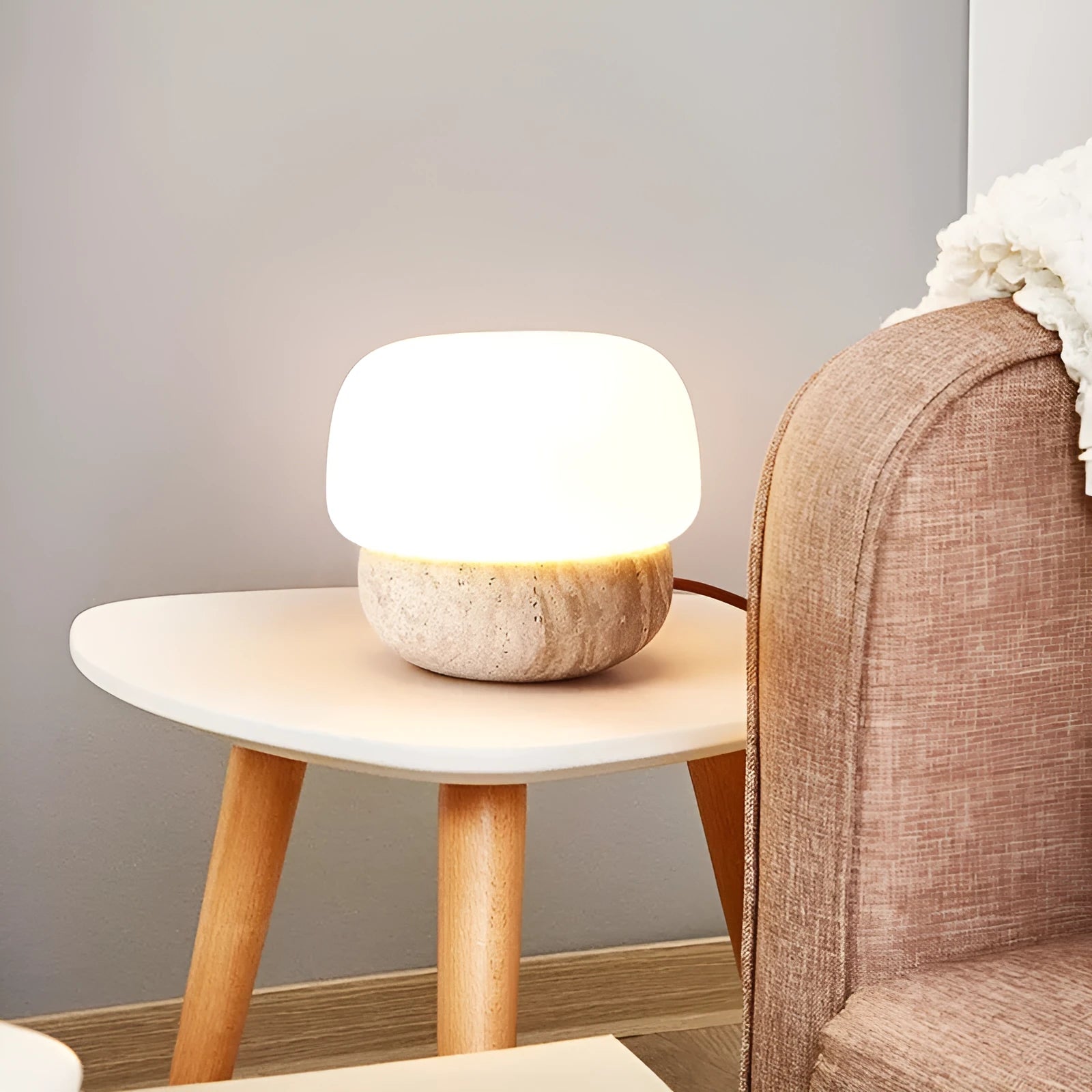 Cream style retro creative bedside lamp body with button switch measuring 18x17cm for warm bulb lighting
