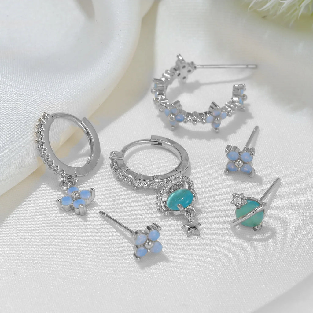 Flower-shaped zircon mosaic ear studs in Japanese Korean style with gold or silver finish