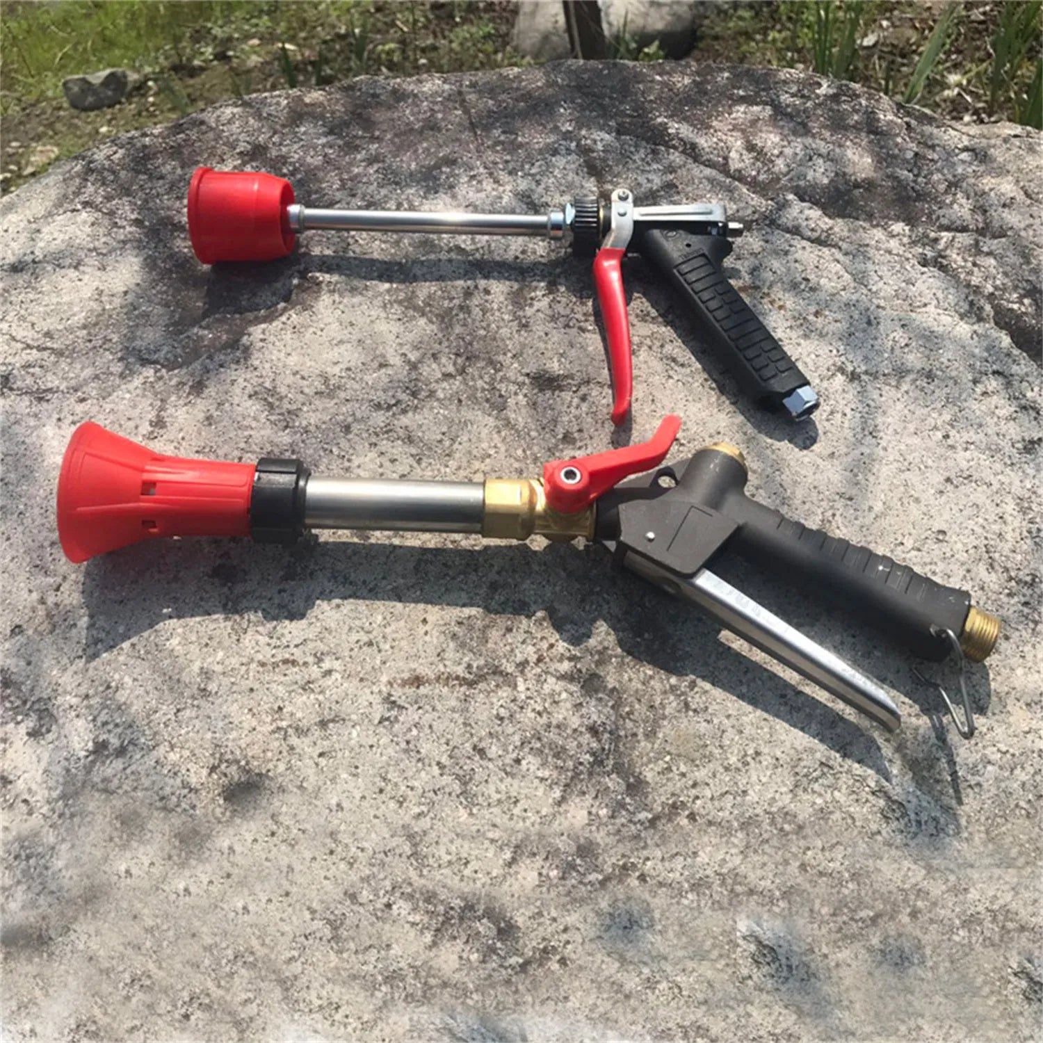 Submachine gun style adjustable high-pressure agricultural spray gun for pesticide application