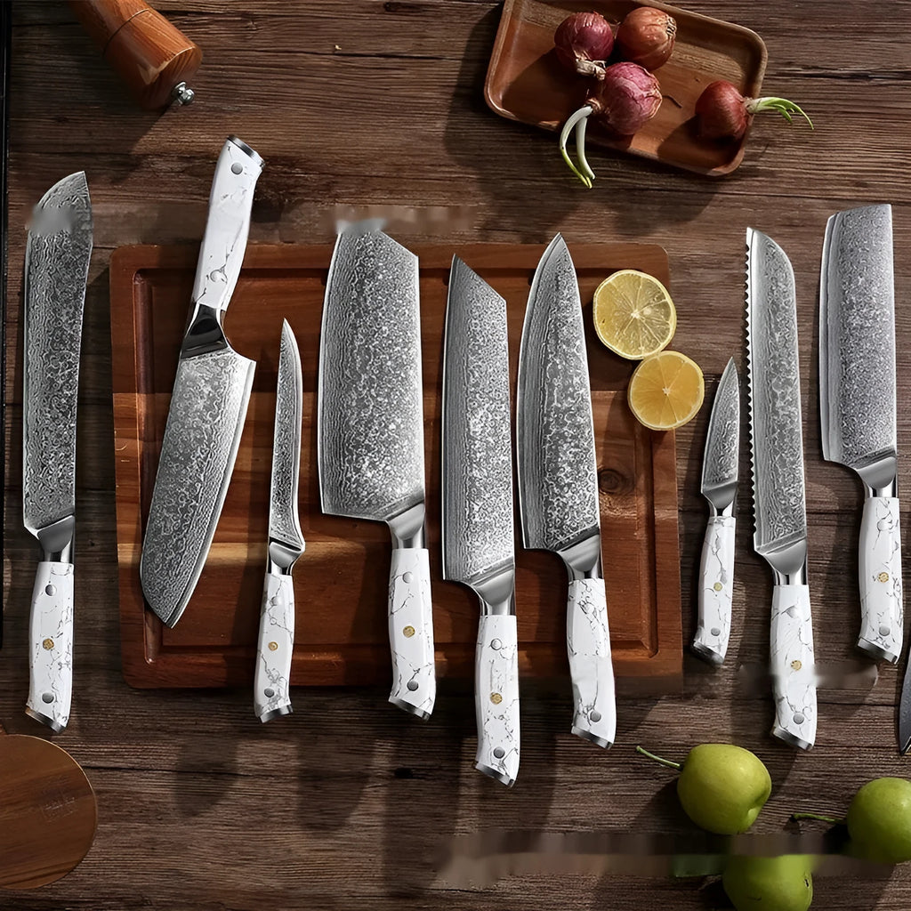 Damascus pattern VG10 steel chef's knife with 21cm blade and 11cm handle, total length 32cm