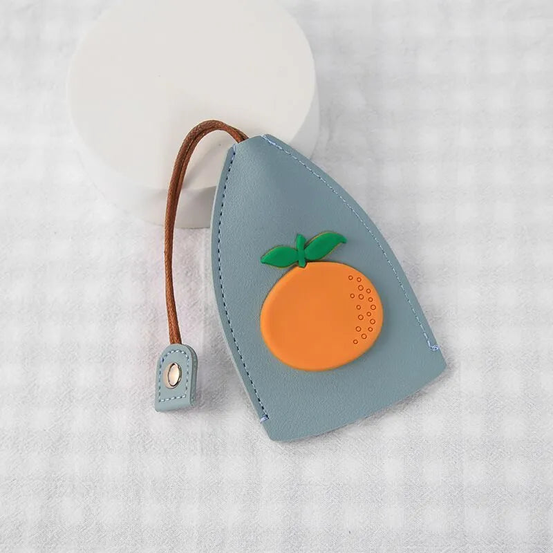 Cartoon pull-out key case in PU leather measuring 14 by 7.5 centimetres