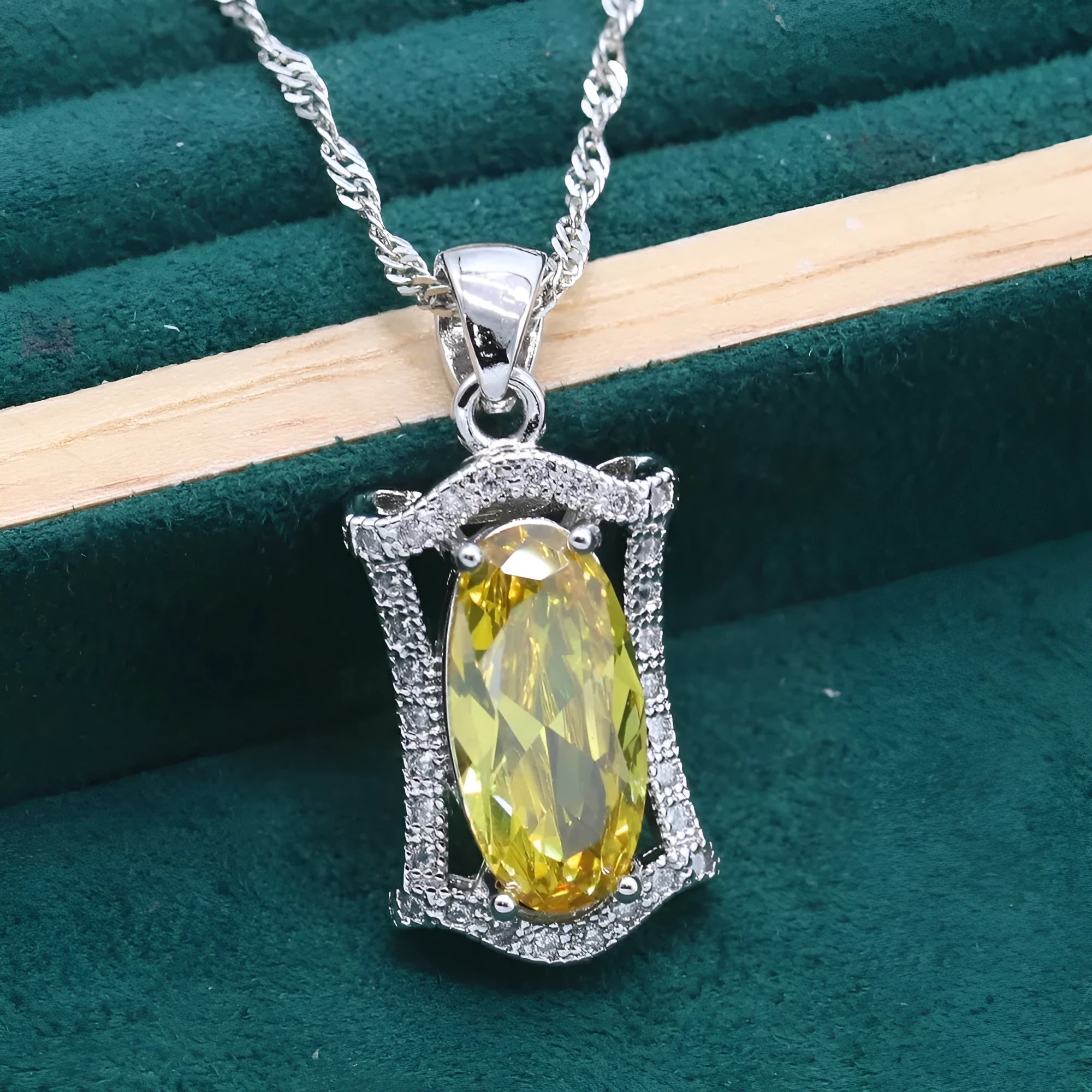 Anti-allergy zircon jewellery set with necklace, earrings, ring, and bracelet in yellow or olive colours