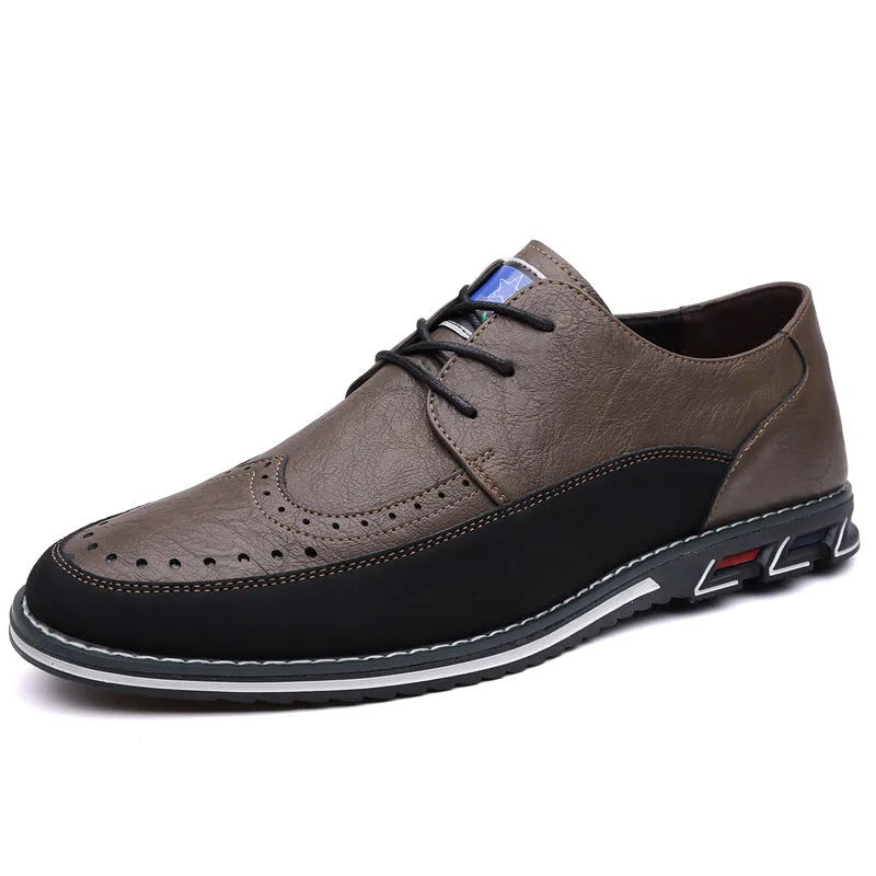 Men's low-top casual leather shoes in black with a rubber sole and sewing line detail.