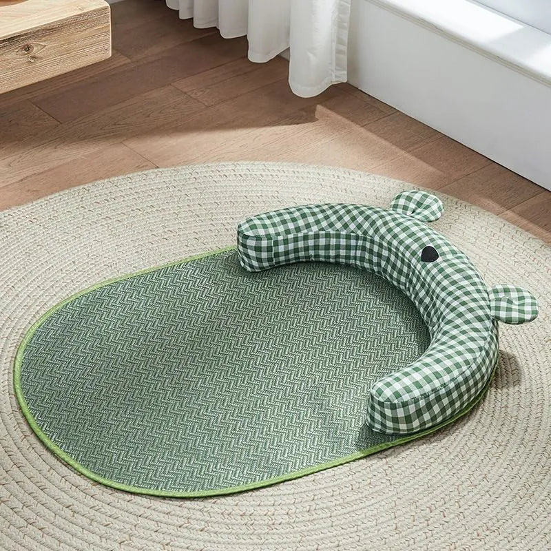 Four-season dog mat and cat nest in green or yellow showing four size options with weight recommendations