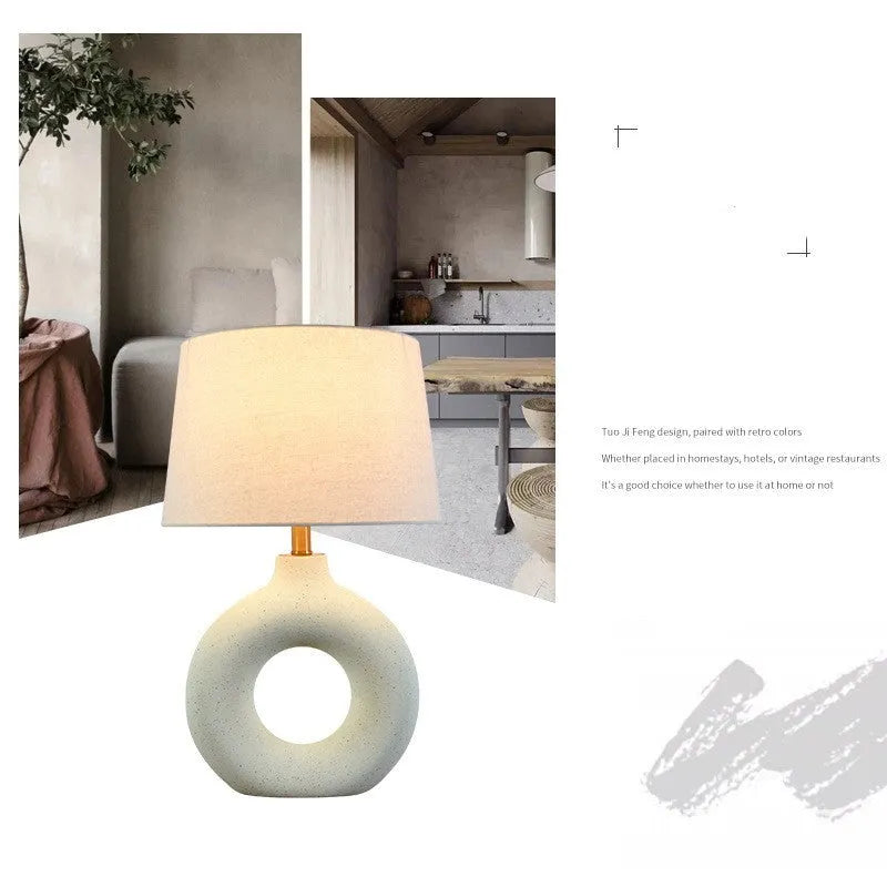 Feng Japanese-style ceramic table lamp with white finish and button switch