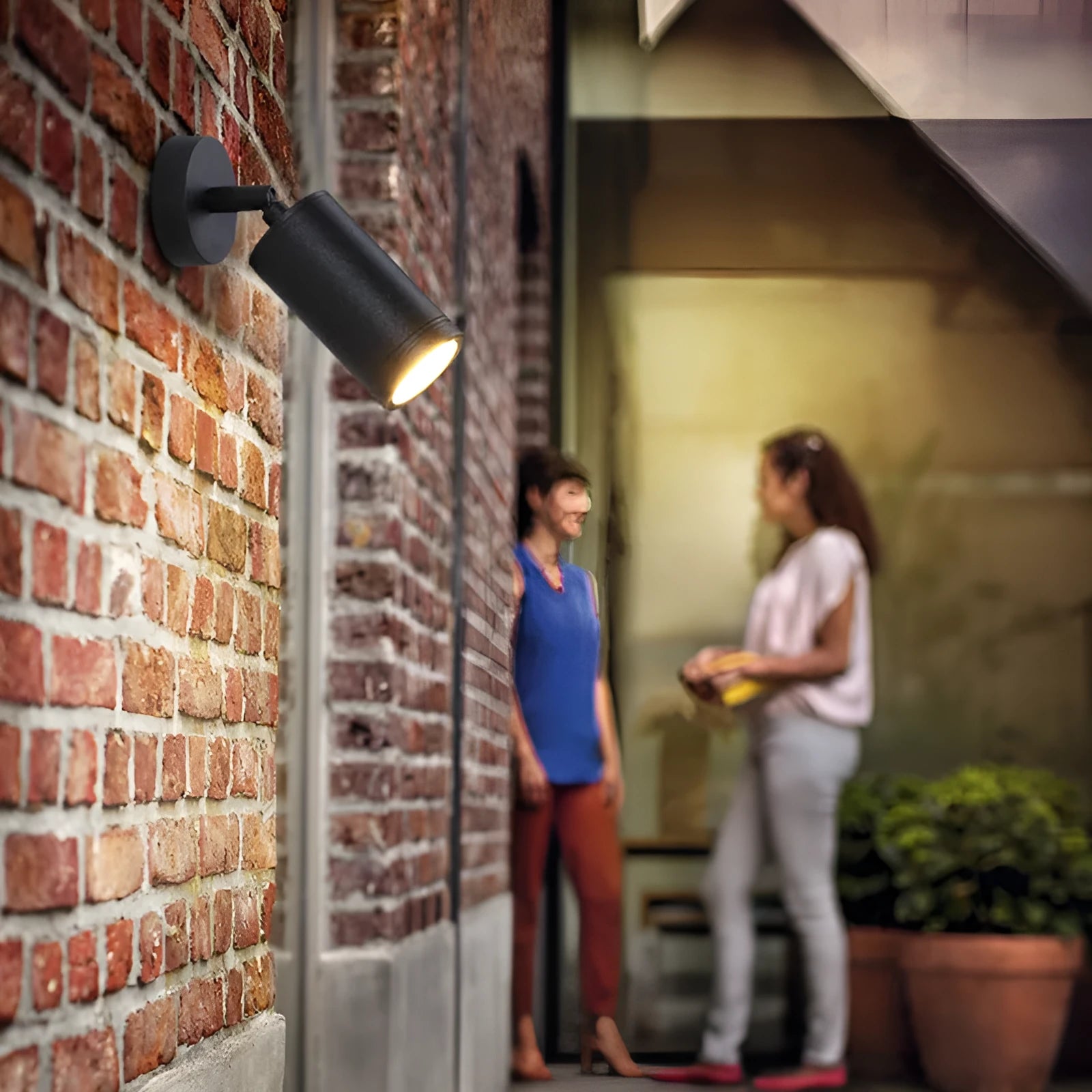Outdoor aluminium ground lamp with COB LED for garden lighting on grass.