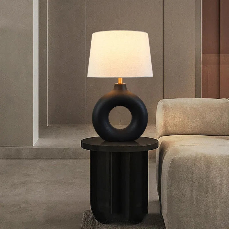 Feng Japanese-style ceramic table lamp with white finish and button switch
